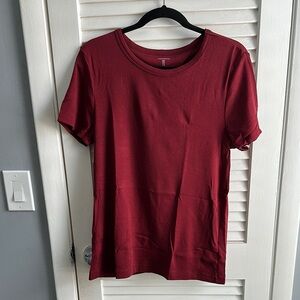 Amazon basics tee XL NWOT red maroon